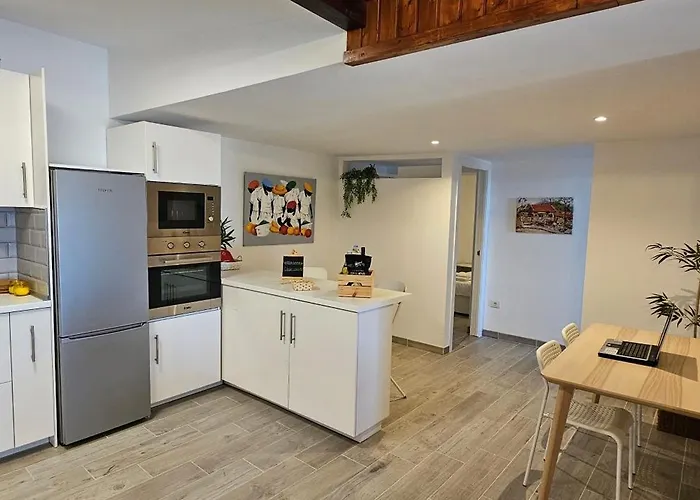 - Playa. Situada En Un Entorno Natural. *